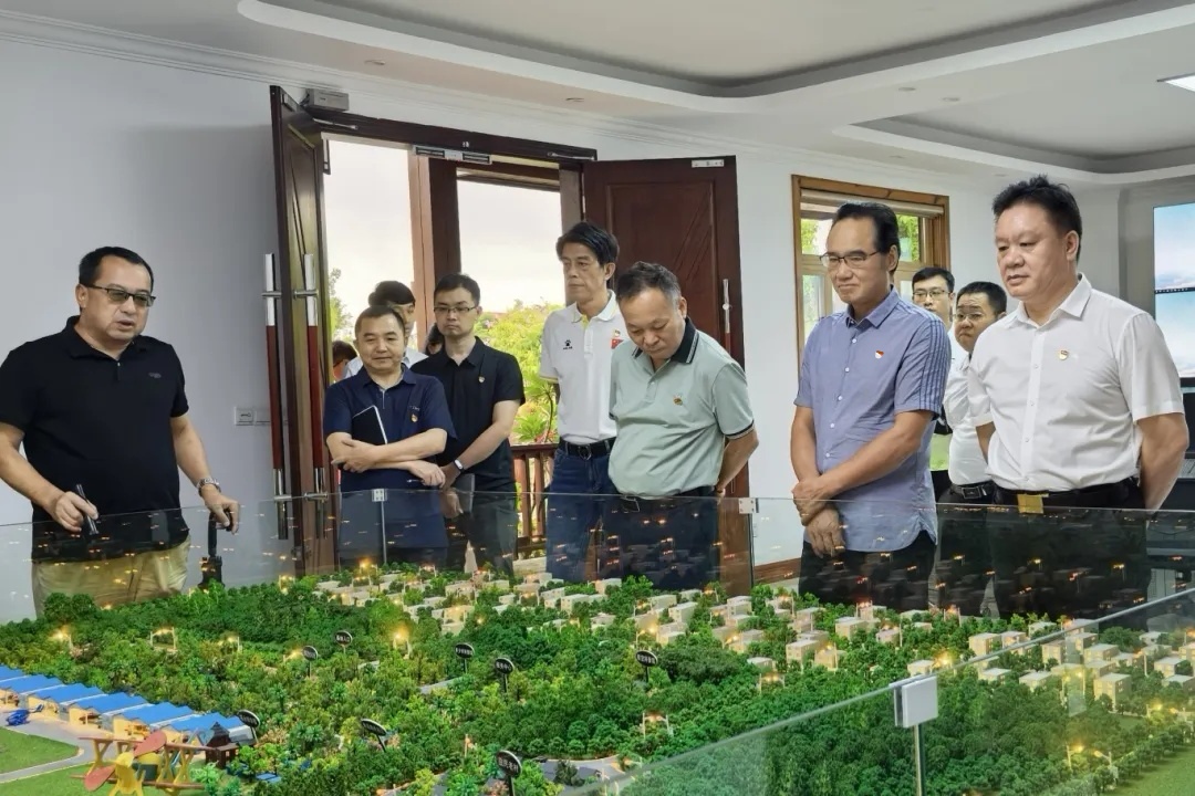 省社科联领导深入社会组织调查研究